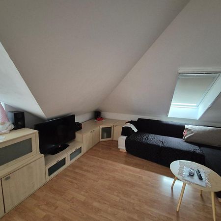 Oddih V Mirnem In Zelenem Okolju Appartement Škofljica Buitenkant foto