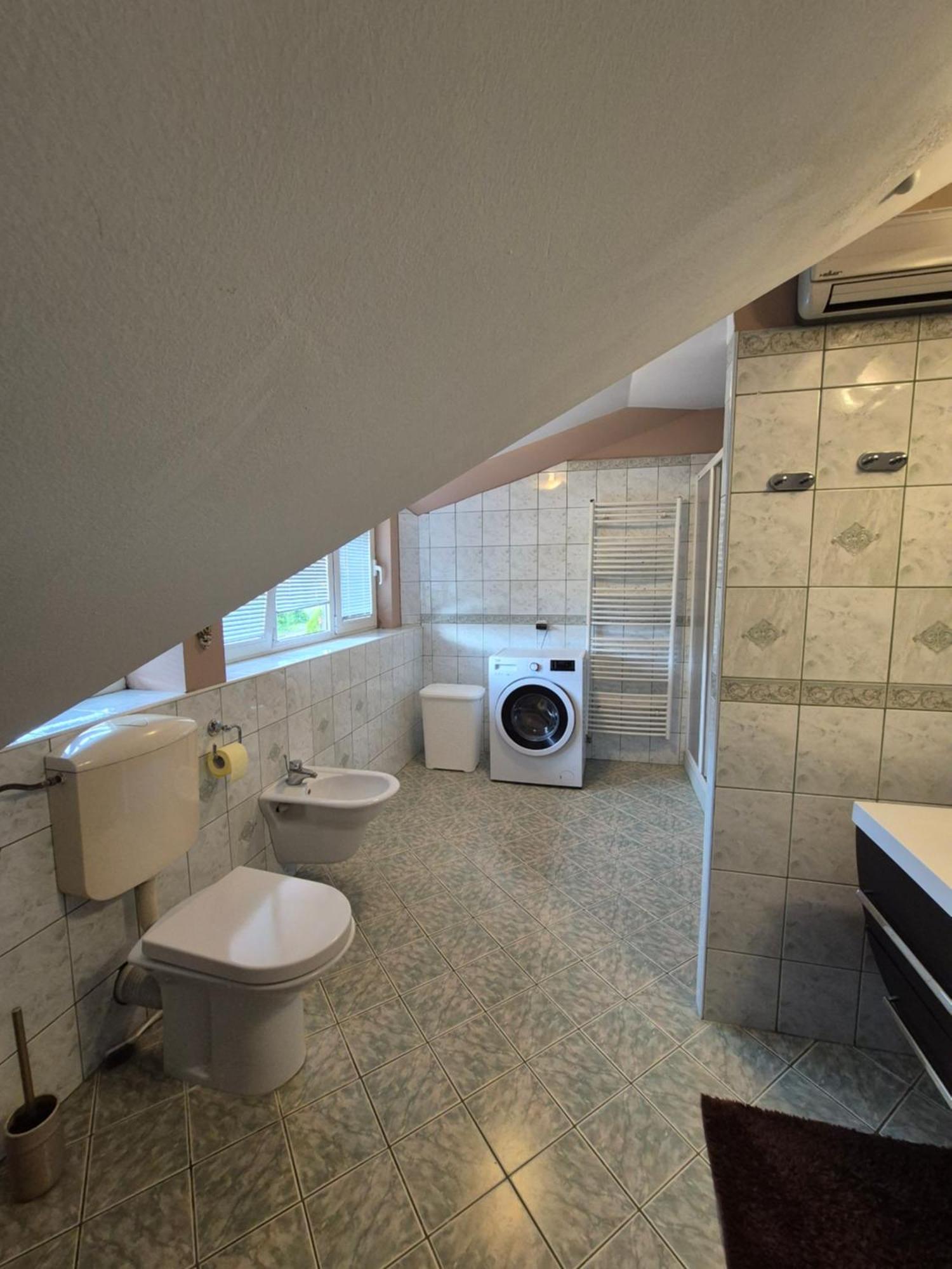 Oddih V Mirnem In Zelenem Okolju Appartement Škofljica Buitenkant foto